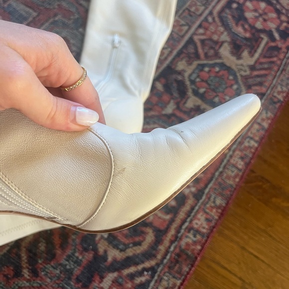 Camila Coelho Cara boots in ivory - white pointed toe stiletto leather boots - Picture 4 of 7